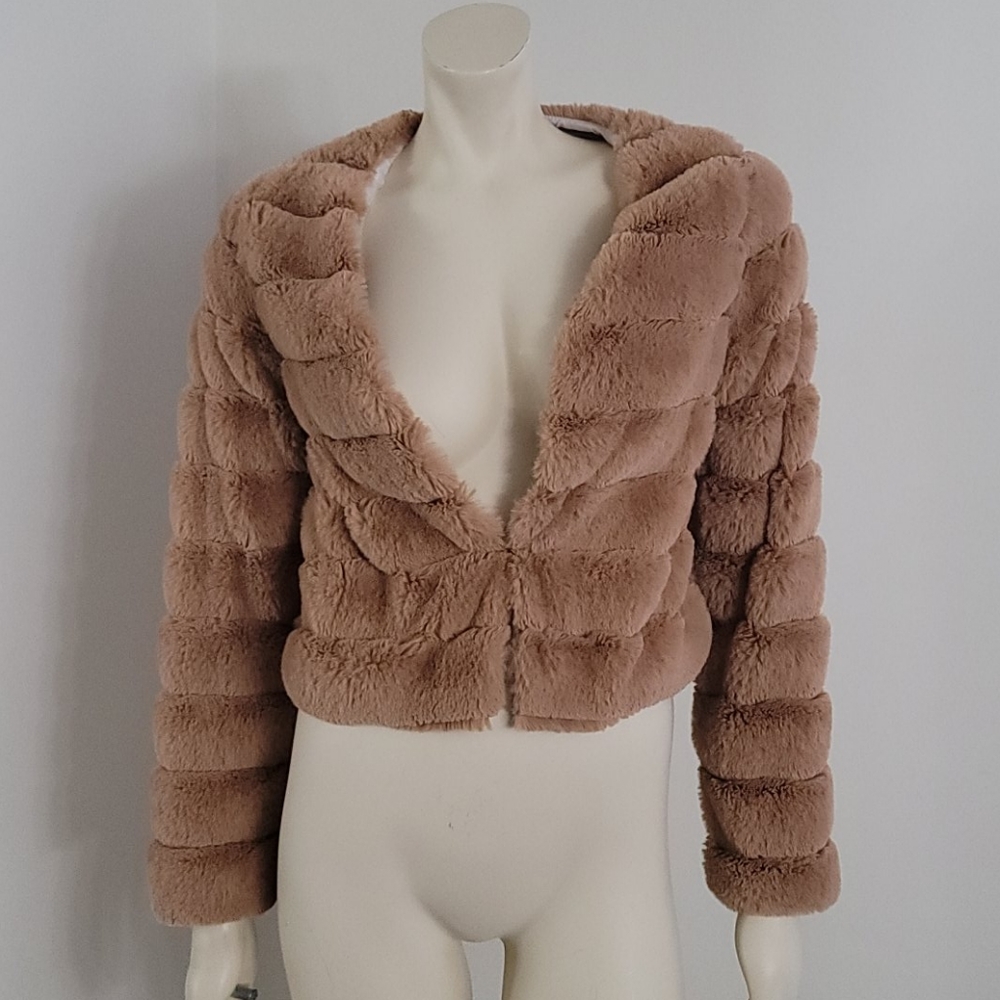 "GIFTED" w/purchase Faux Fur Jacket Beige XS - Picture 1 of 9